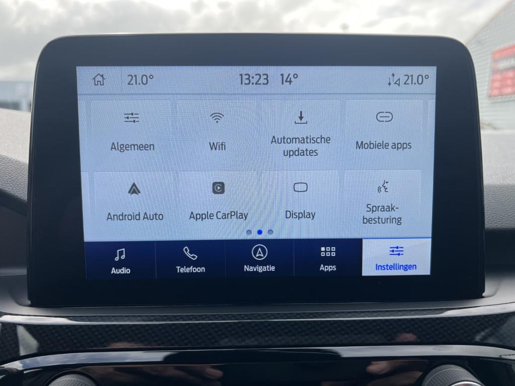 Ford Kuga 1.5 ecoboost 150pk 2wd st-line x voorruitverwarming , stoel en st