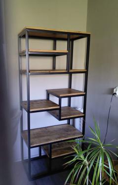 Mooie mangohouten kast