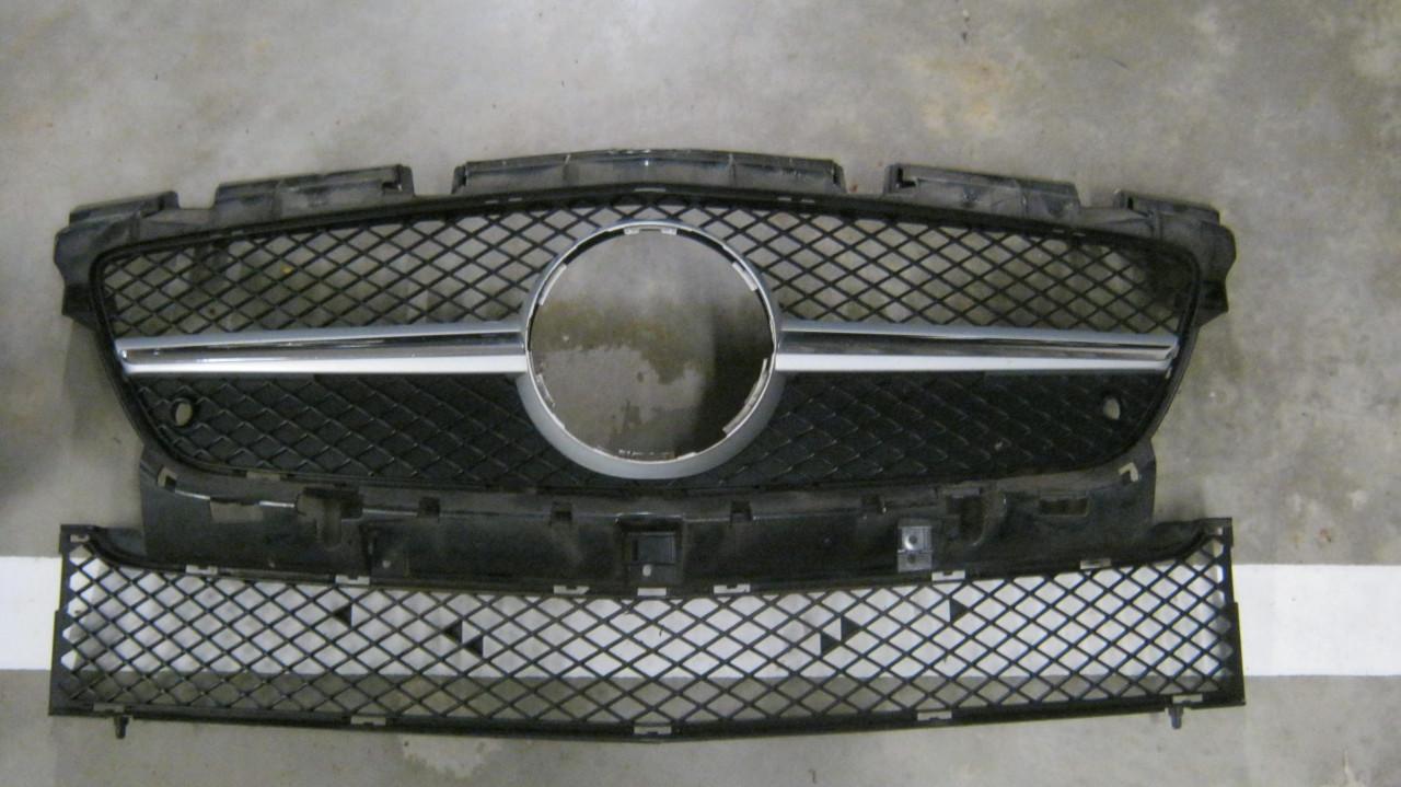 Mercedes grill slk vanaf 2011 tot heden mag weg voor 20 euro