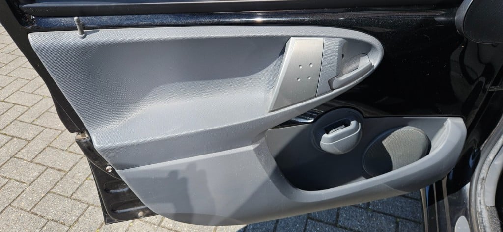 Toyota Aygo 1.0-12v 5drs comfort navigator / nl auto / nap