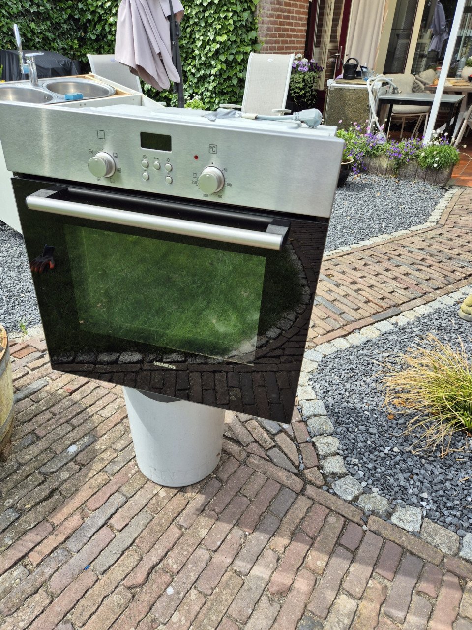 Oven