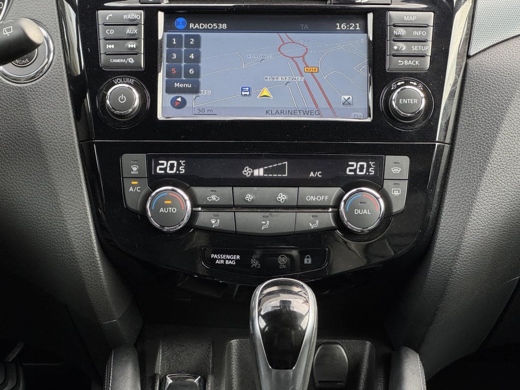 Nissan Qashqai 1.2 tekna + automaat, trekhaak + meest luxe uitvoering!