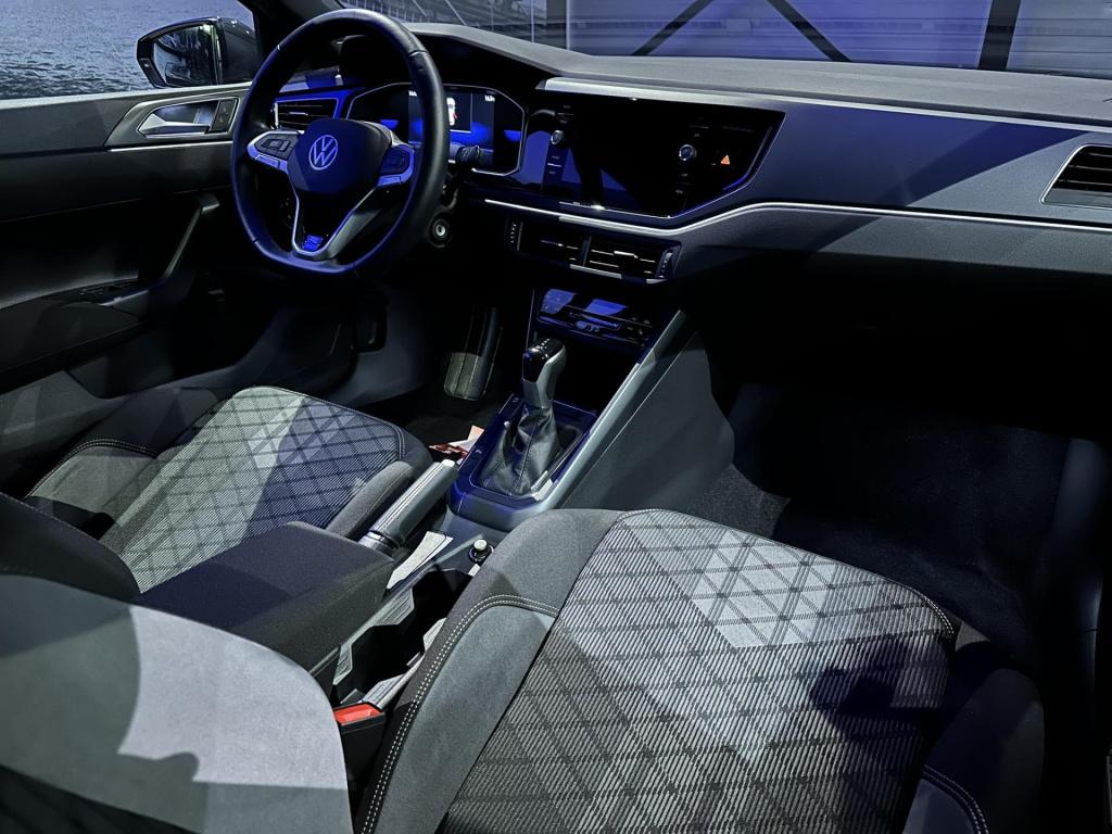 Volkswagen Polo 1.0 tsi r-line *iqlight*camera*winterpack*acc*