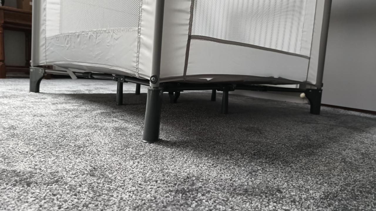 Inklapbare camping bedje / box,