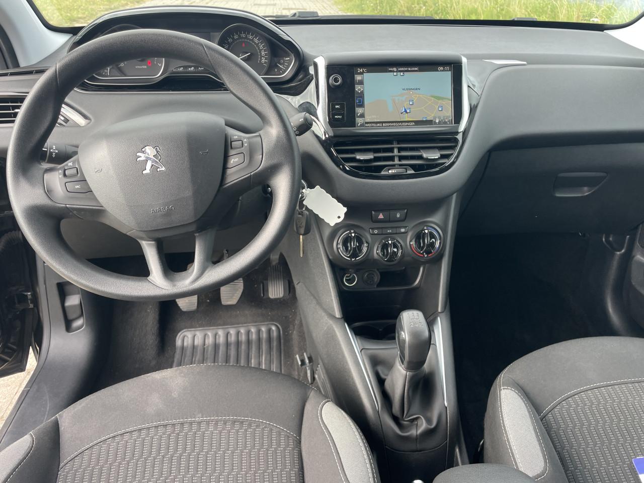 Peugeot 208 1.2 pure tech blue lion 90000 km