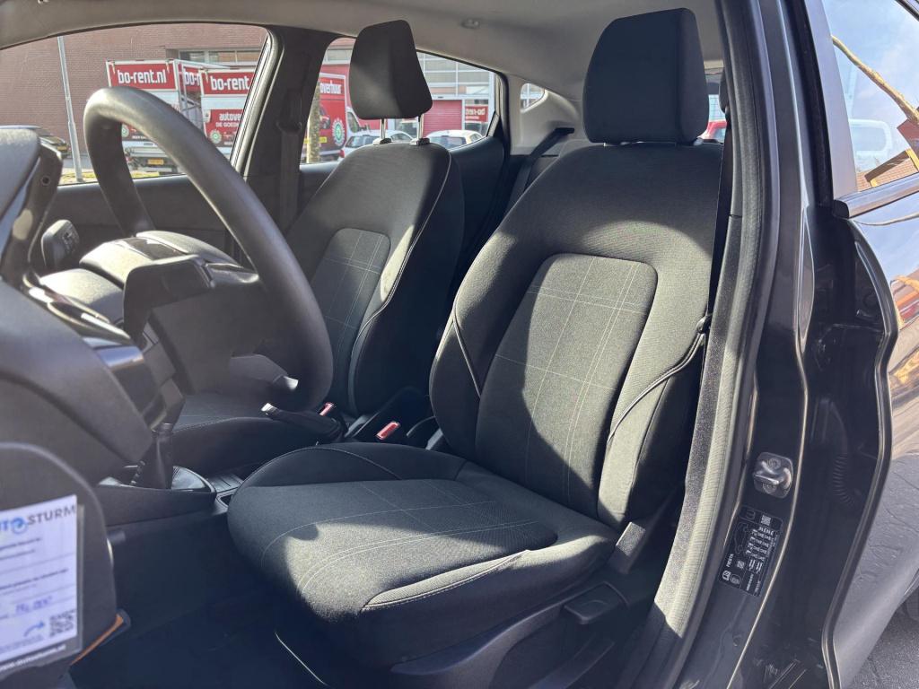 Ford Fiesta 1.1 trend navigation pack + trekhaak, nl-auto!