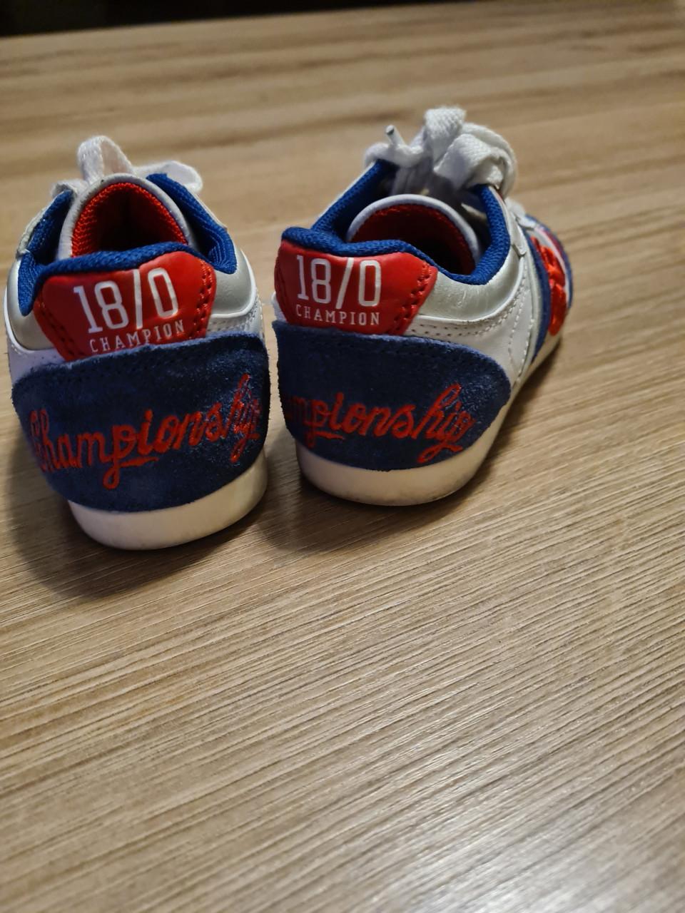 Jongens schoenen maat 28