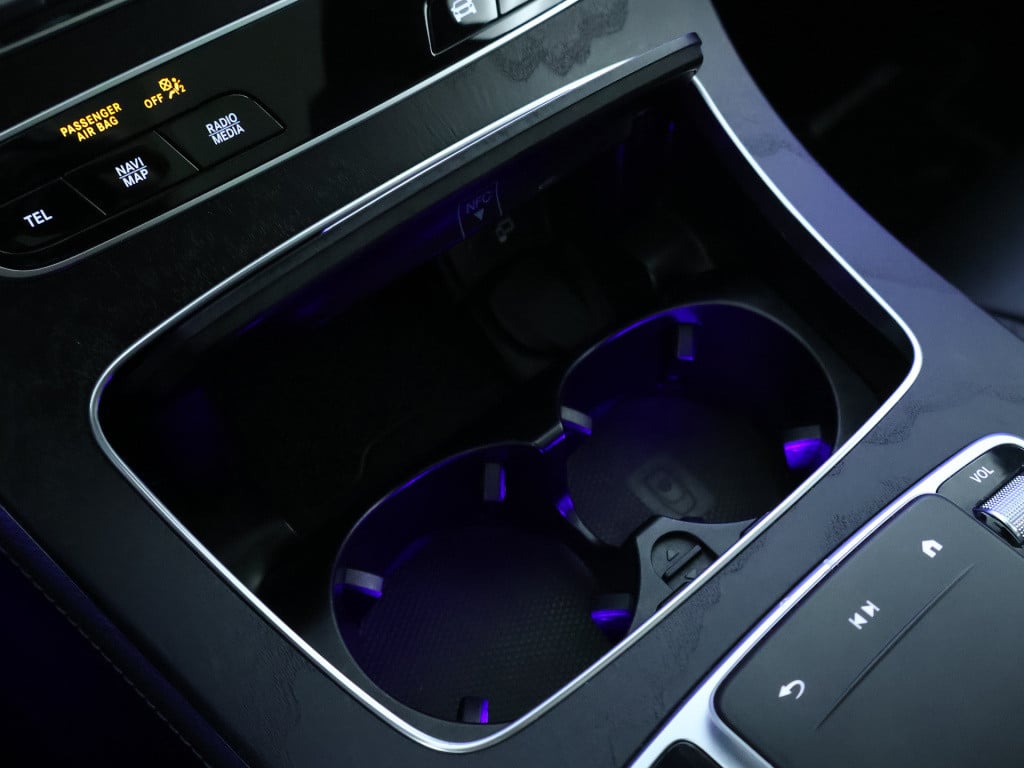Mercedes-Benz E-Klasse 200 amg line | panoramadak | trekhaak | sfeerverlich