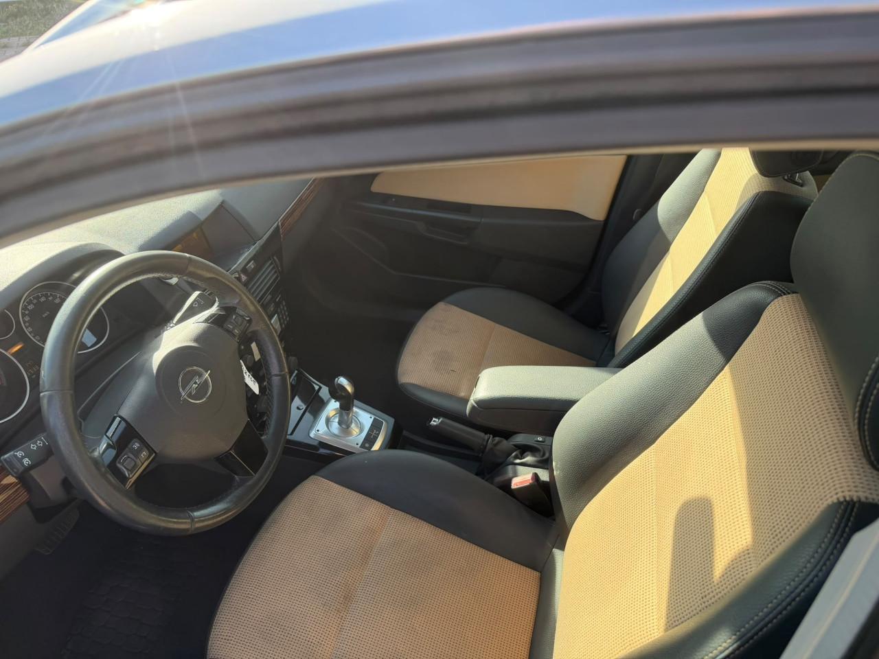 Opel astra station automaat bj 2008  1500 euro