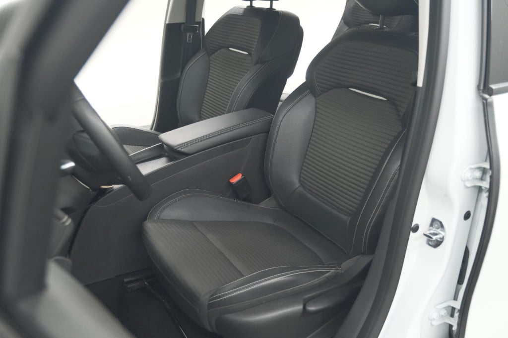 Renault Scenic tce 140 bose | trekhaak | camera | dodehoekdetectie | naviga