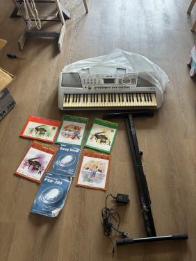 Yamaha PSR290 Keyboard 2/3x gebruikt compleet met toebehoren