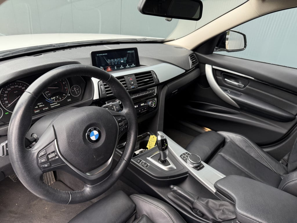 BMW 3-serie touring 318i automaat high executive sportline