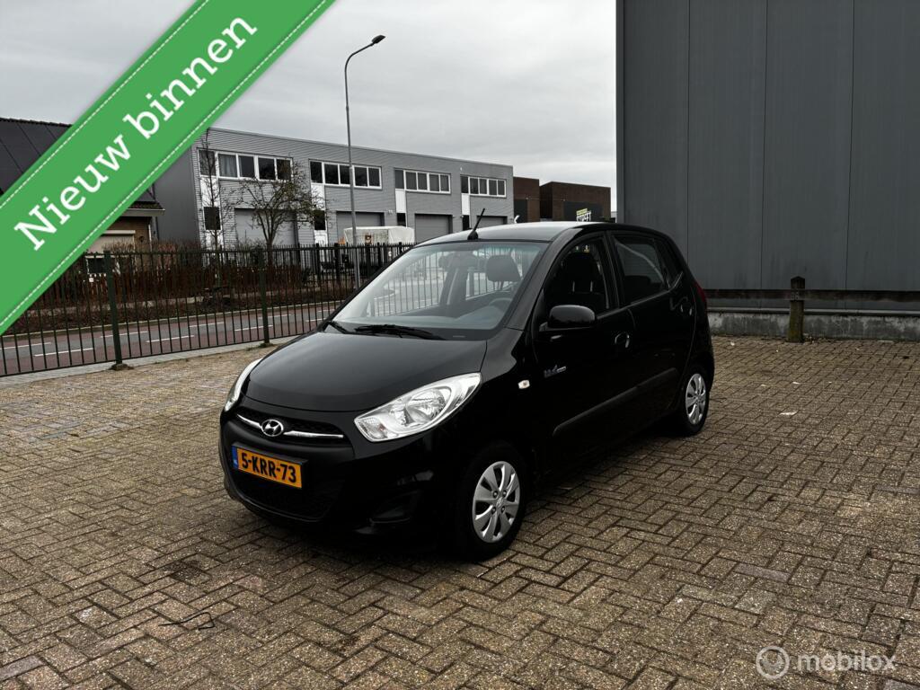 Hyundai i10, 1.0 i-Drive Black Pack Airco km105.063 Nap 5Deurs BJ2013