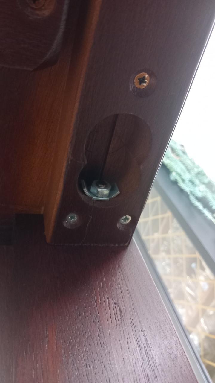 Grote gezellige hardhouten tafel, gratis