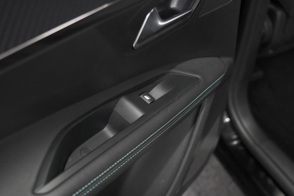 Peugeot 5008 hybrid 136 e-dsc6 allure | camera | apple carplay | navigatie 