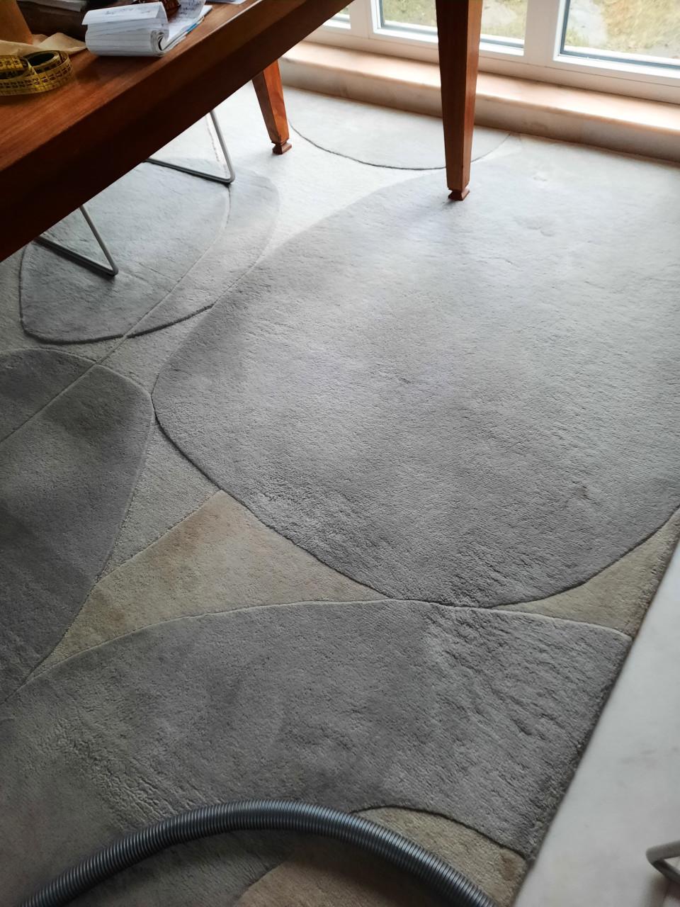 100% WOLLEN VLOERKLEED 3 meter bij 2 meter kleur grijs