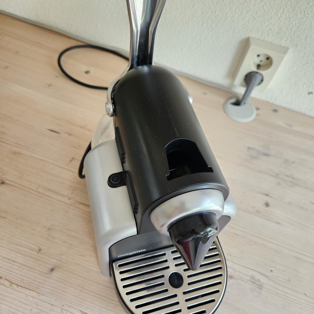 Goed werkend Nespresso koffiezetapparaat met extra's