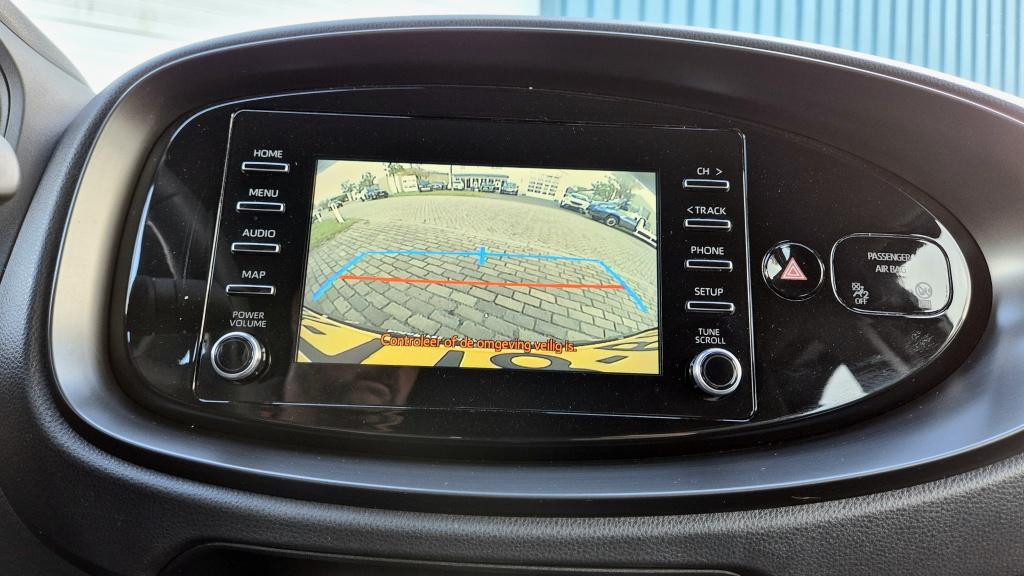 Toyota Aygo x 1.0 vvt-i mt play | camera | lane assist | acc | 17 inch | ai