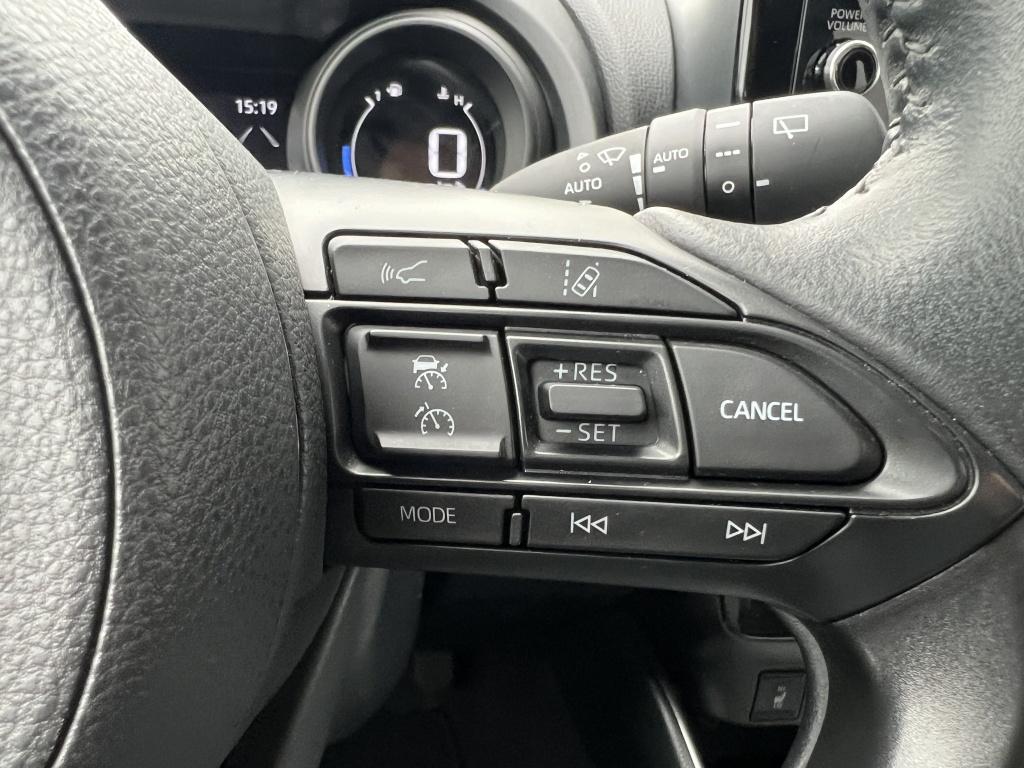 Toyota Yaris 1.5 hyb. 115 first | stoelverwarming | all seasonbanden