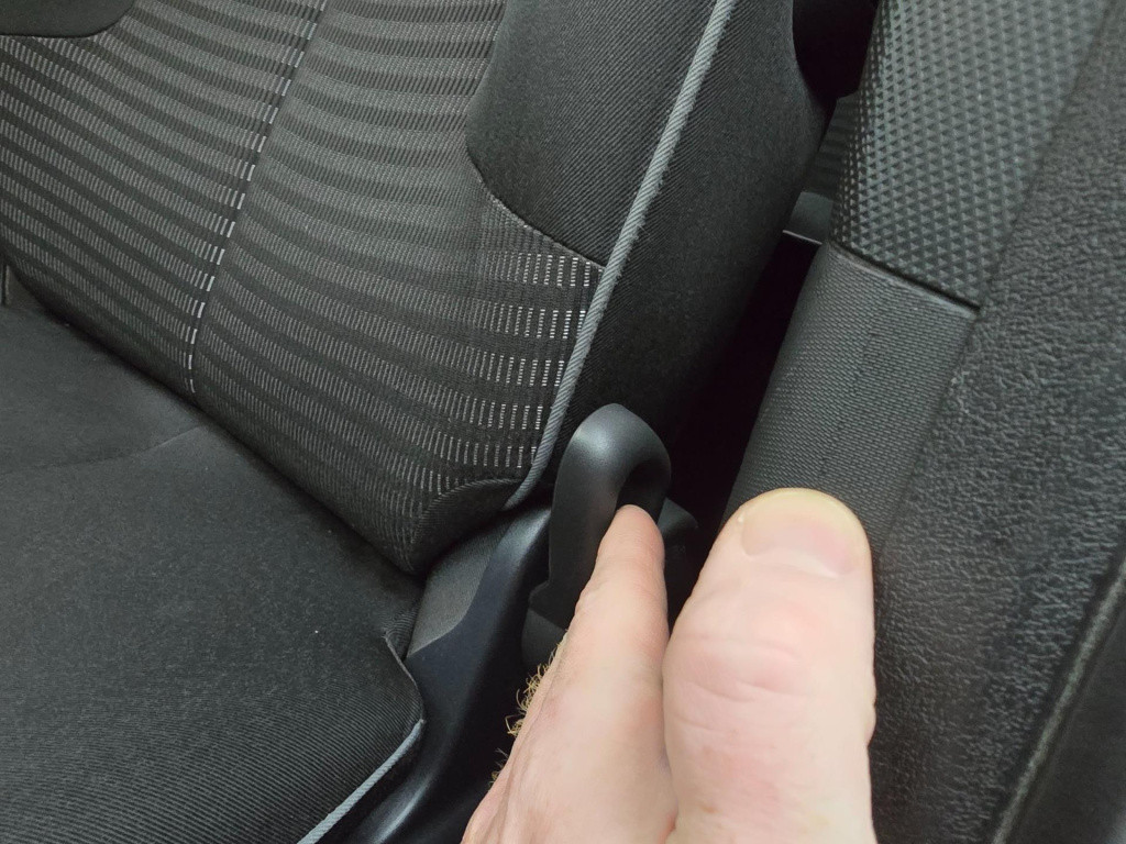 Peugeot 107 occasion 1.0 active leuke kleur met airco en sportvelgen | radi