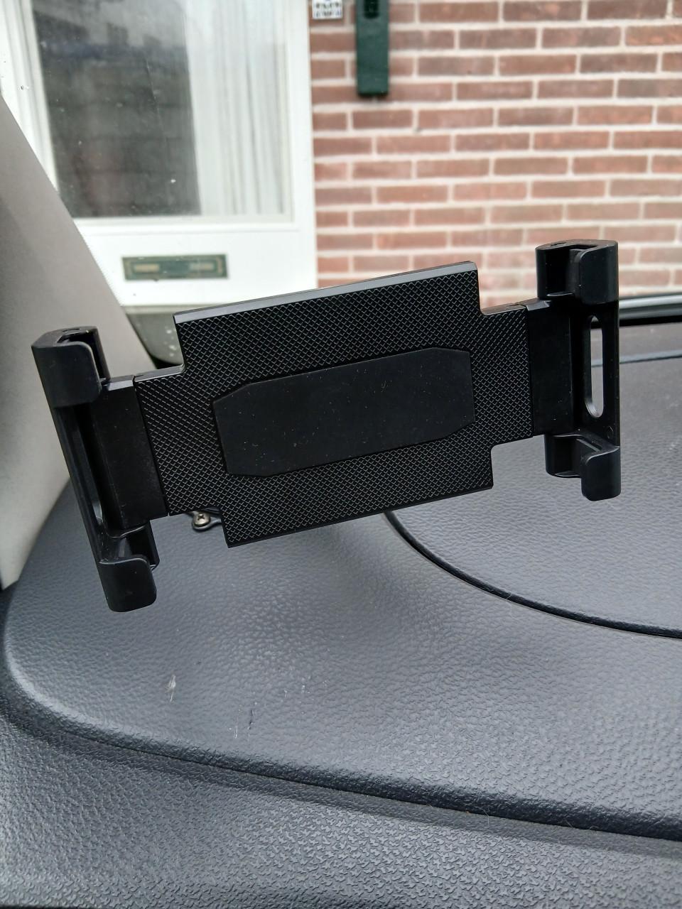 Tablet en/of telefoonhouder voor auto