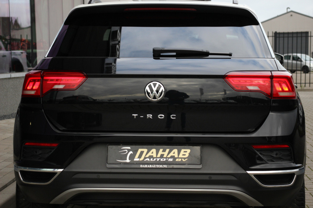 Volkswagen T-roc 1.5 tsi sport | acc | stoelverwarming | carplay |