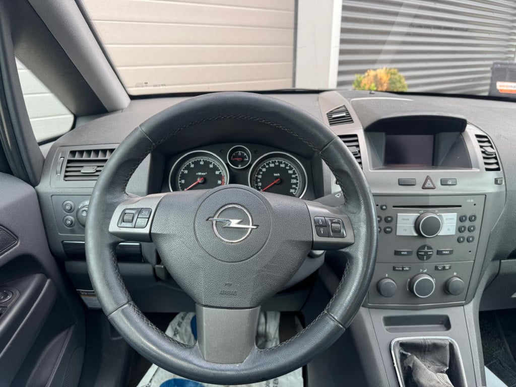 Opel Zafira 1.8 essentia/nwe distri/apk vol jaar/full option/trekhaak