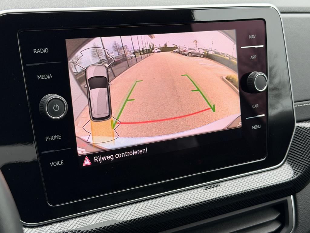 Volkswagen T-cross 1.0 tsi 116pk dsg r-line | trekhaak | navi | iq light | 