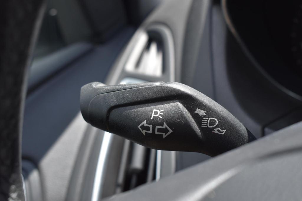 Ford Focus wagon 1.0 titanium edition | wegklapbare trekhaak | climate cont