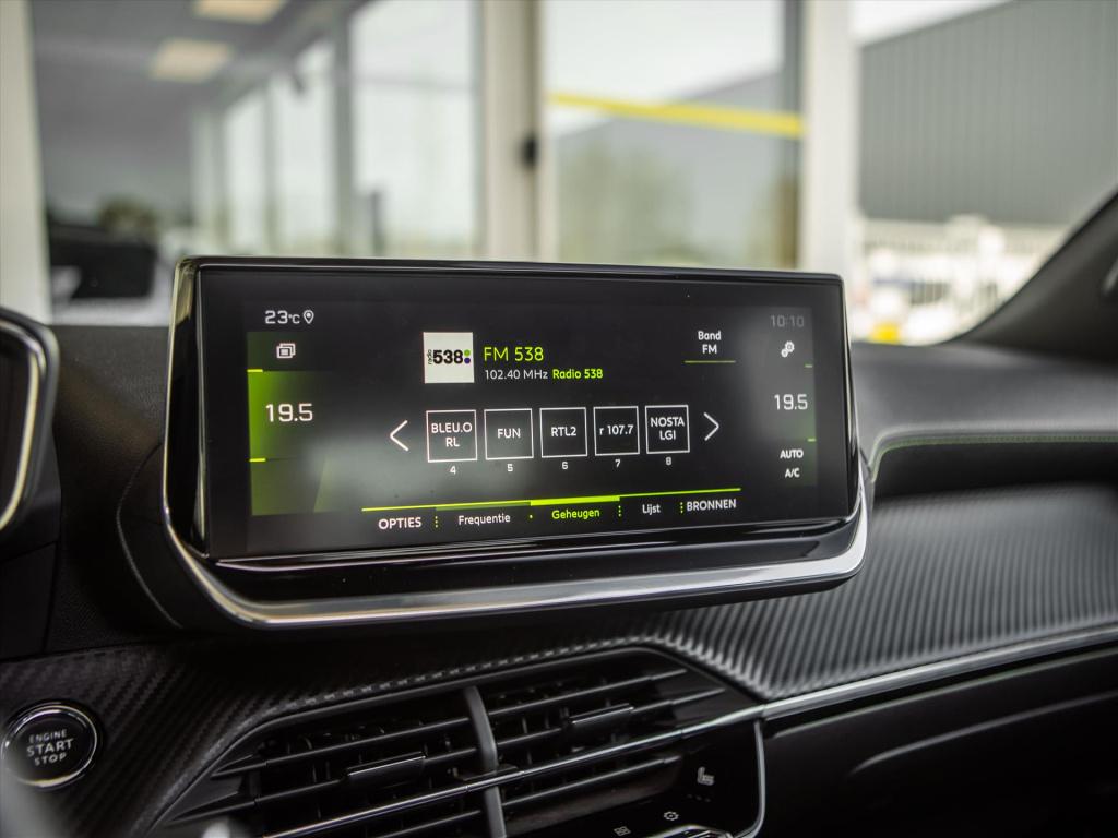 Peugeot 2008 1.2 puretech 130pk gt automaat | panoramadak | leder | elek. s