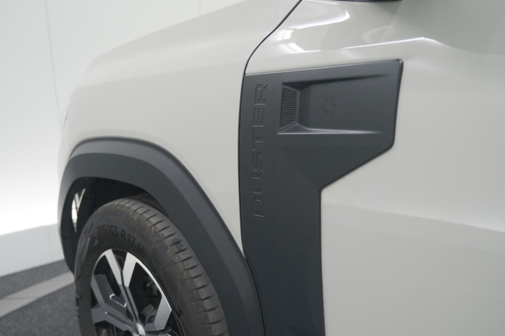 Dacia Duster mild hybrid 130 expression | camera | stoelverwarming | apple 