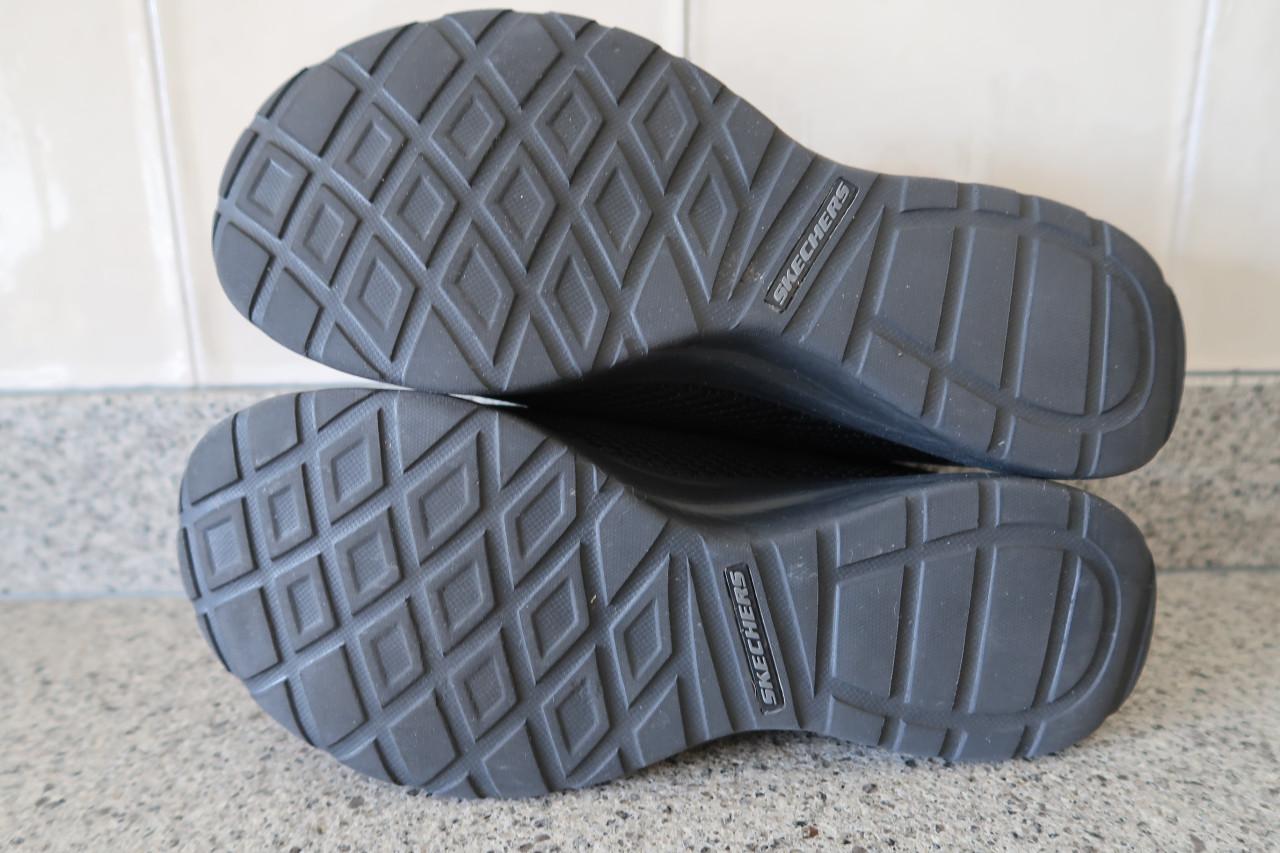 Skechers Sneakers "Summits" in zwart en maat 41, zijn zo goed als nieuw.