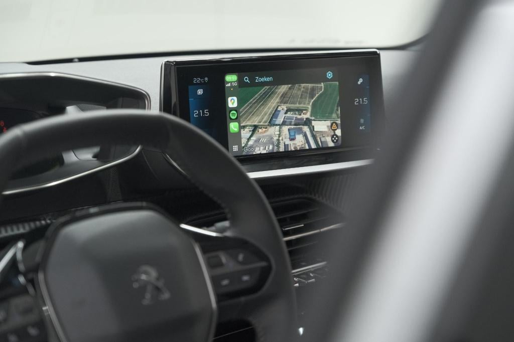 Peugeot 208 puretech 100 allure pack | camera | apple carplay | parkeersens