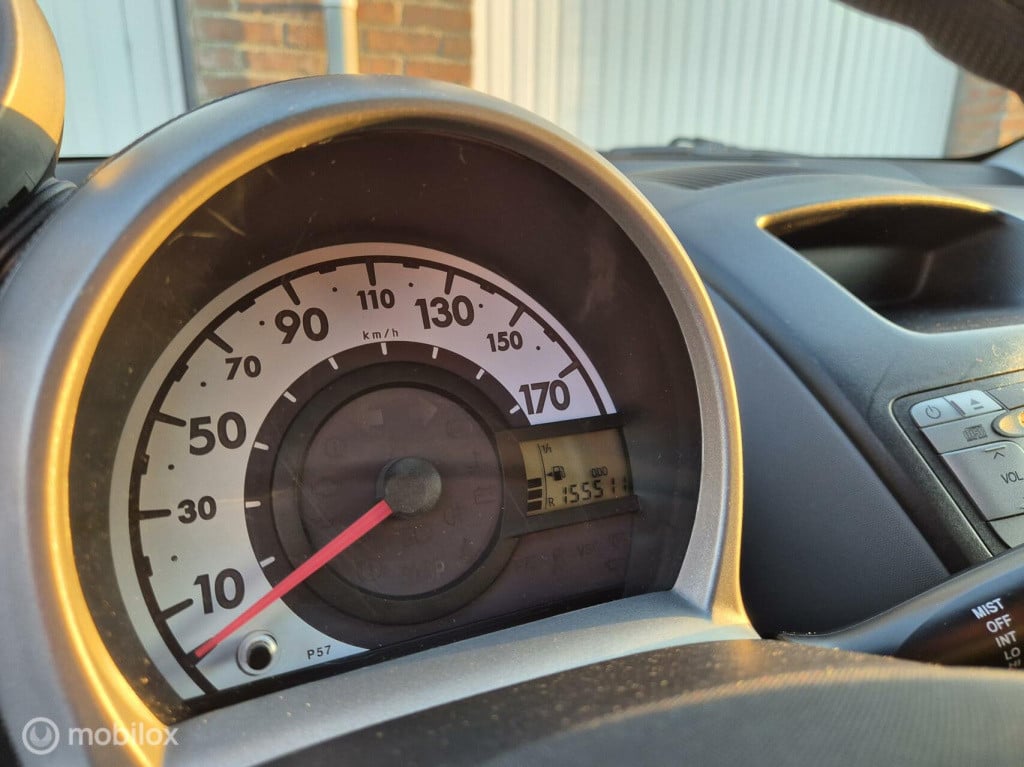 Peugeot 107 1.0-12v / 5-deurs / airco
