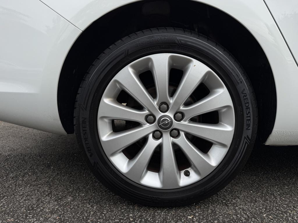 Opel Astra sports tourer 1.4 turbo edition