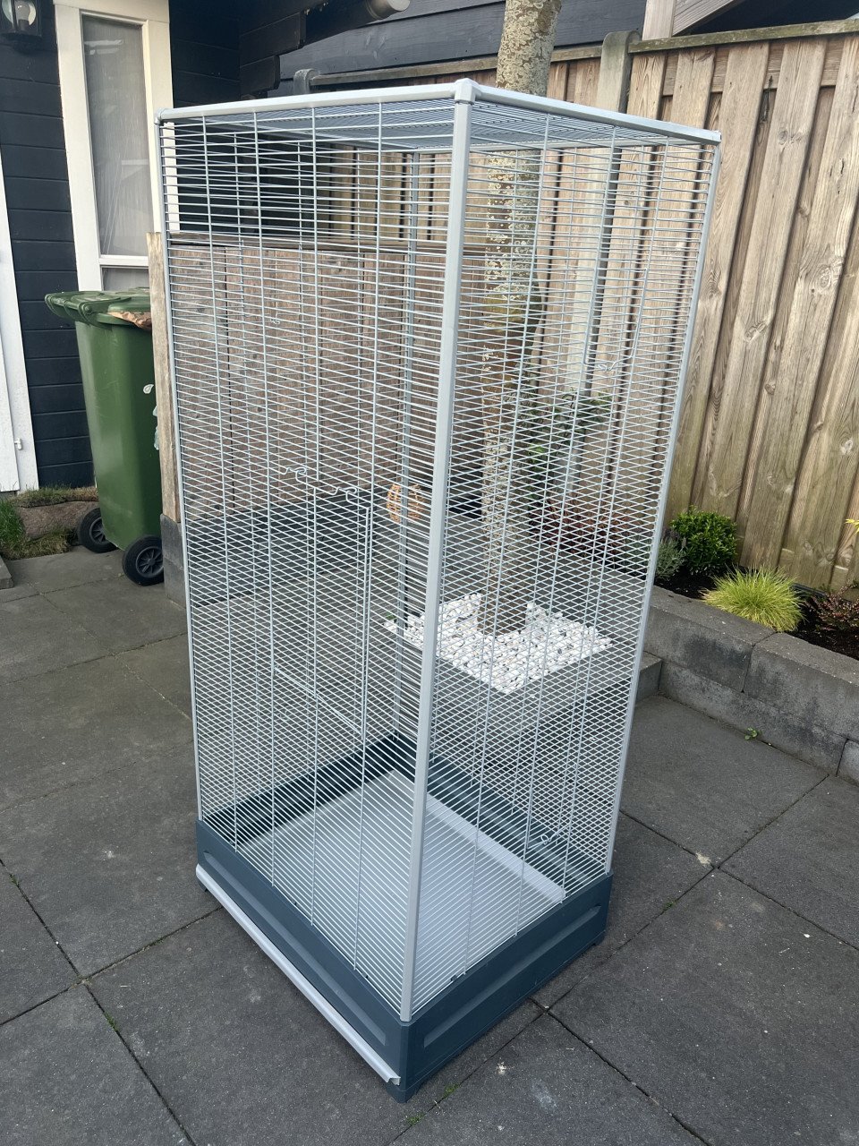 Binnenvoliere/vogelkooi