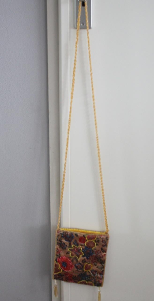 Bloemen en kraaltjes  schouder tasje