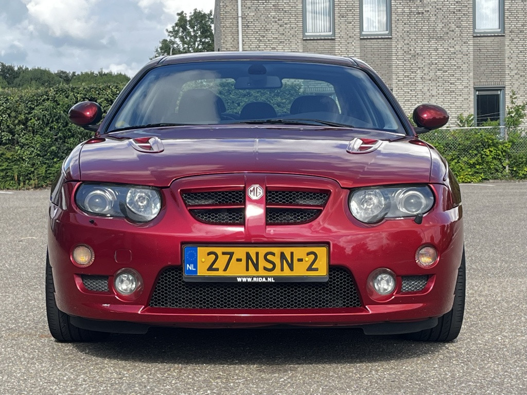 MG ZT 4.6 v8 260
