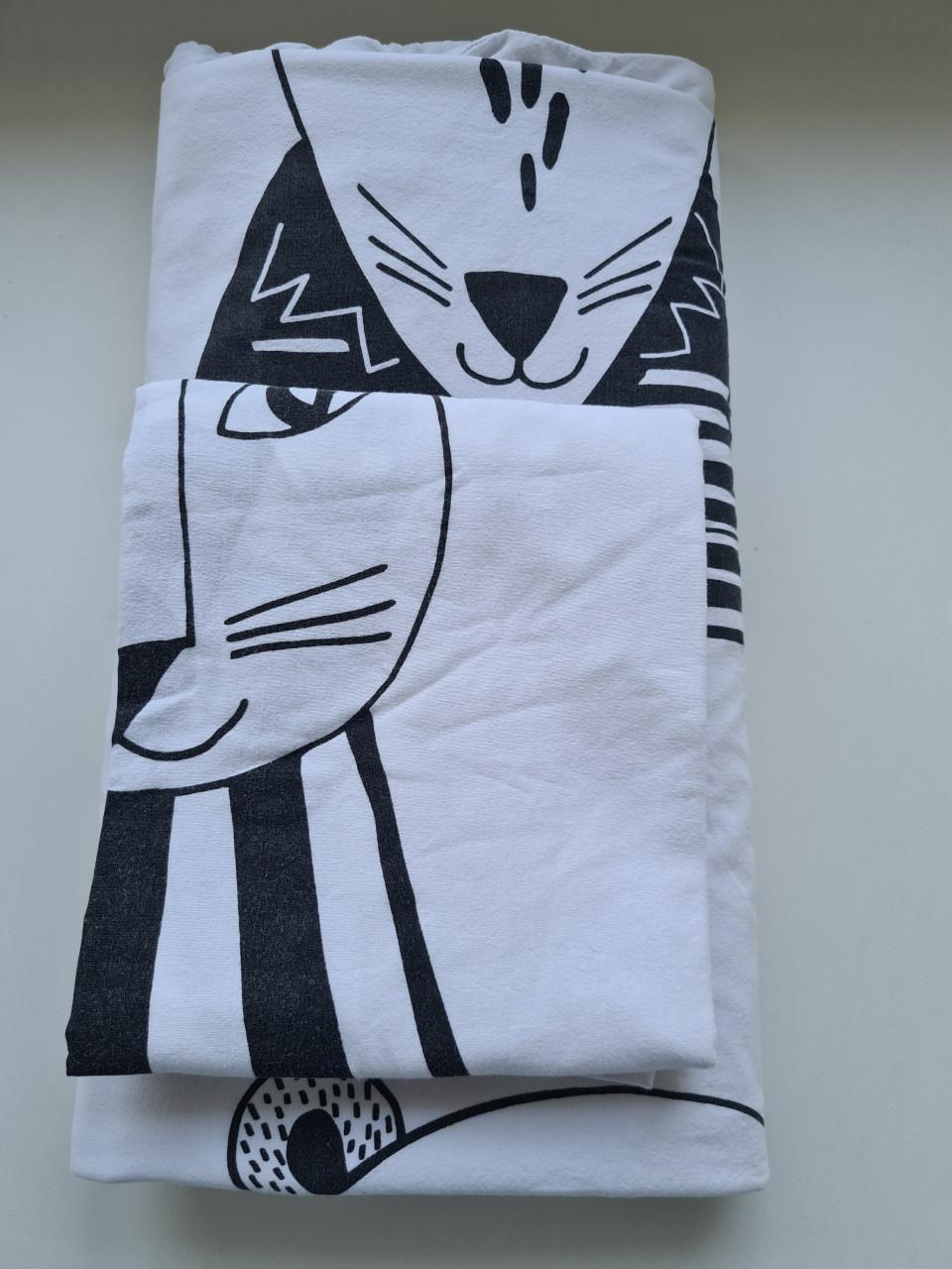 Zwart - wit dekbedovertrek  kinderbed/ peuterbed 140X110 cm