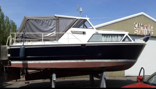 Motorboot Target 850
