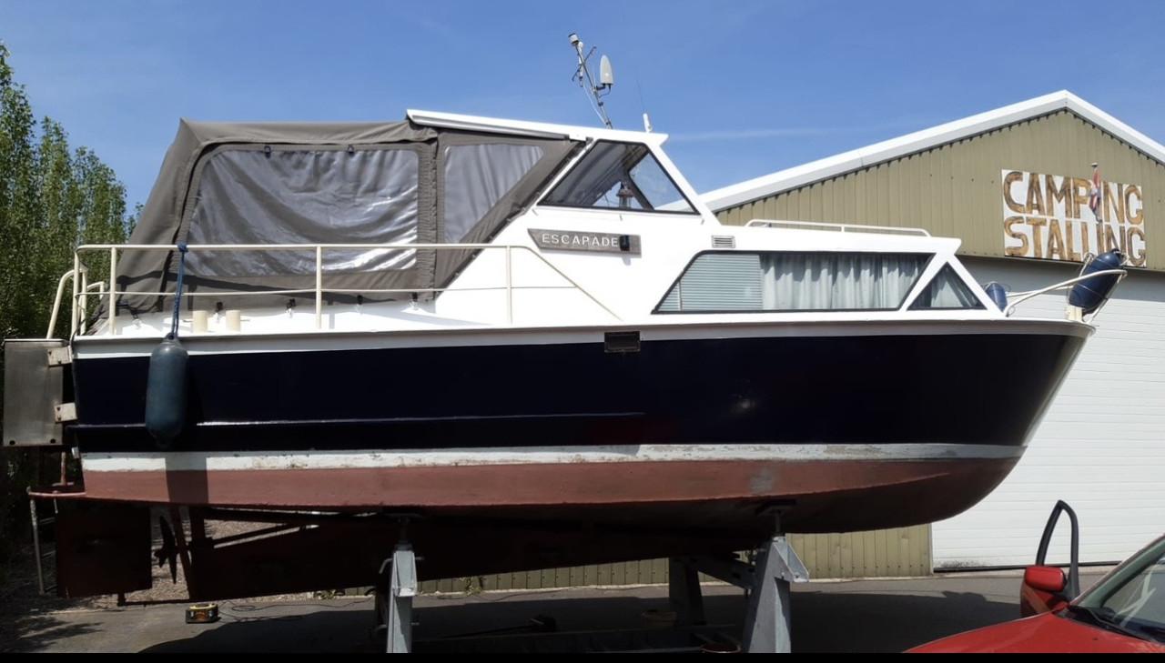 Motorboot Target 850