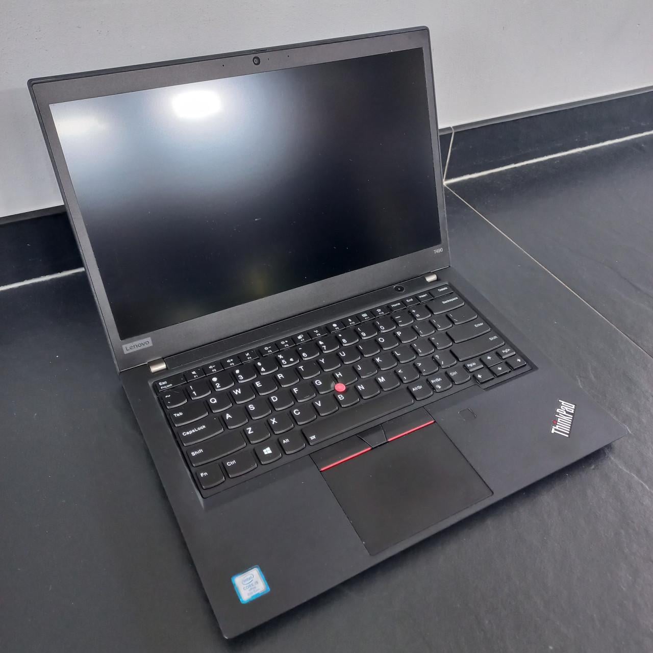 Lenovo ThinkPad T490 i5-8365U 16GB 512GB prima accu Office W11