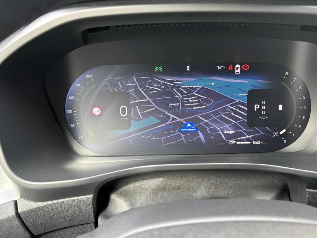 Volvo XC40 2.0 b4 b4 plus dark|stuur-stoel voorruitverwarm|blis| trekhaak| 