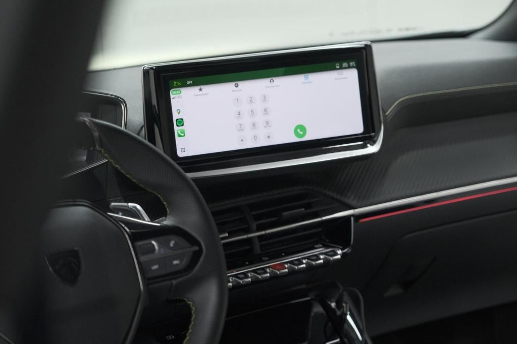 Peugeot 2008 puretech 130 eat8 gt | camera | apple carplay | parkeersensore