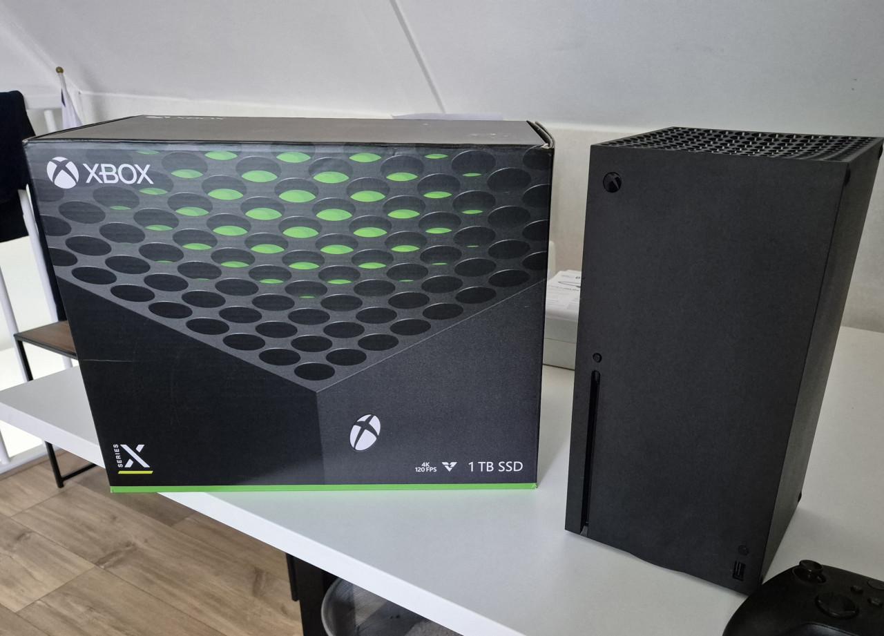 Xbox series X met controller