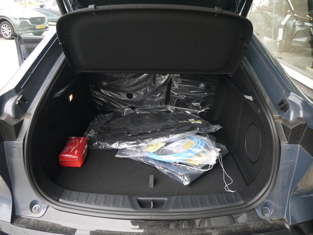 Mazda 6 6e takumi long range 80 kwh