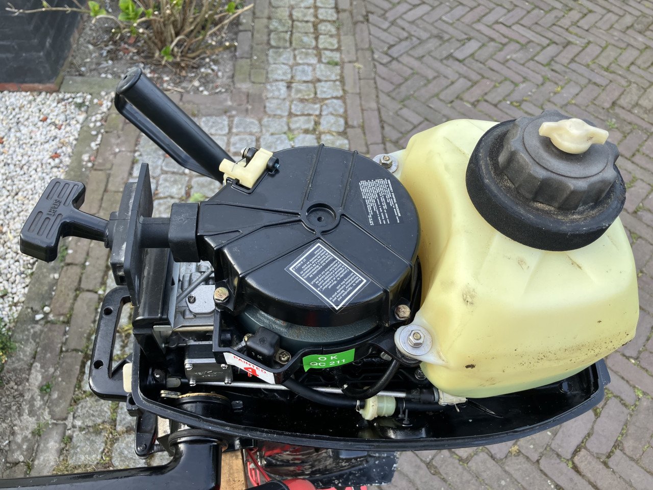 Rubberboot met 4 pk buitenboordmotor 2 takt.