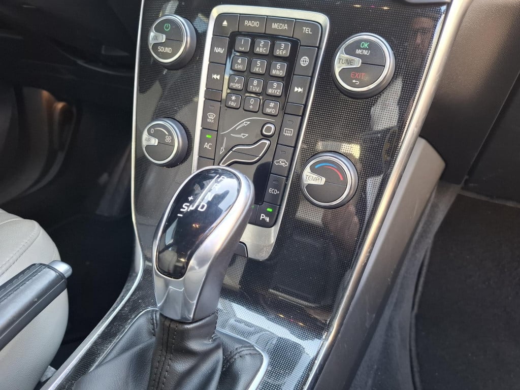 Volvo V40 1.5 t2 inscription automaat leer/nav/clima/park