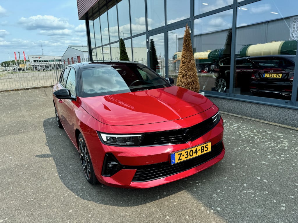 Opel Astra sports tourer 1.6 turbo plug in hybrid ultimate pano dak