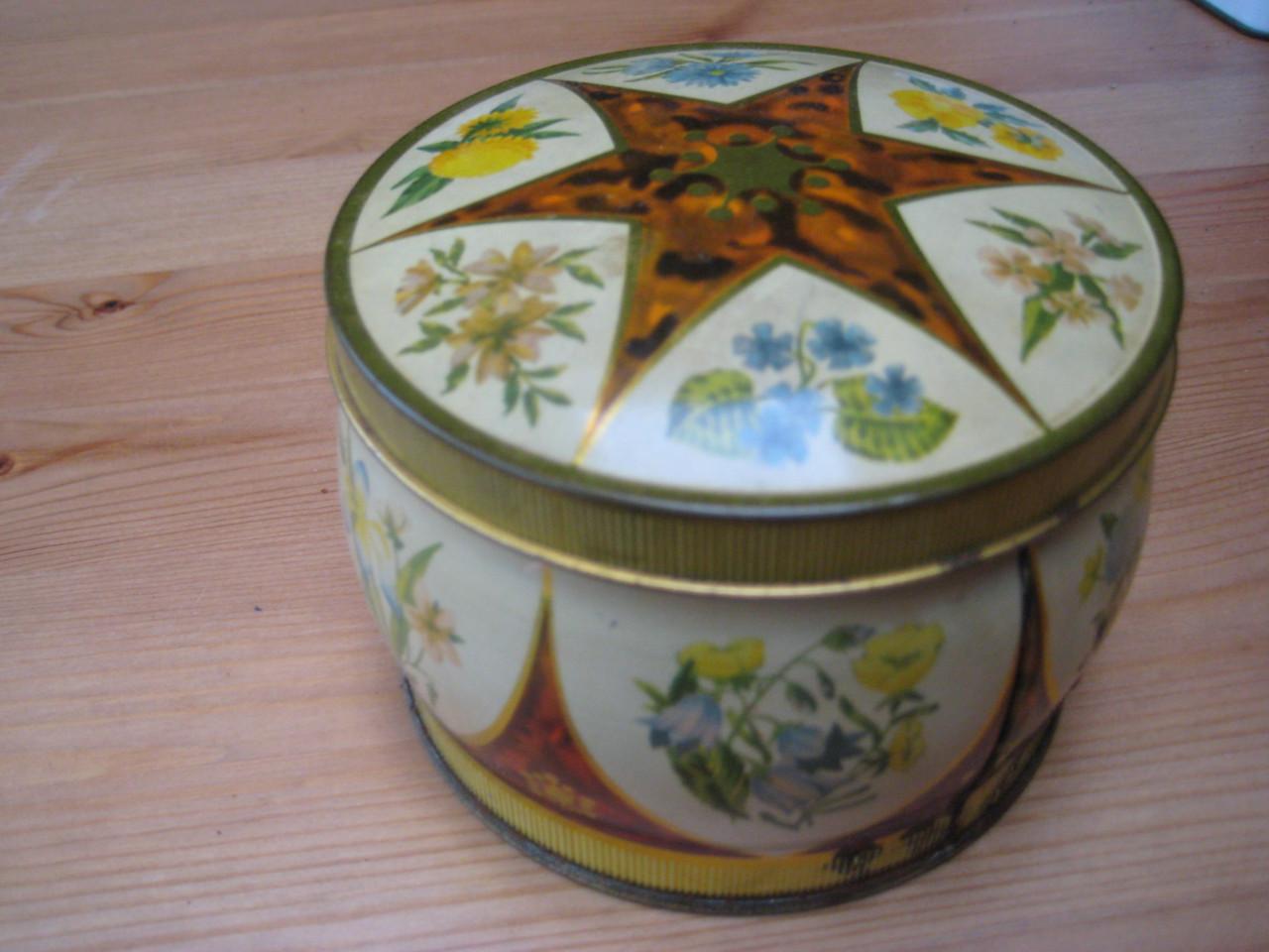 Verschillende trommeltjes in een koop,    doos 7